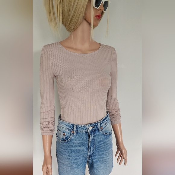 FOREVER 21 BEIGE RIBBED STRETCHY CREW NECK BODYSUIT NWOT SMALL - Picture 4 of 8